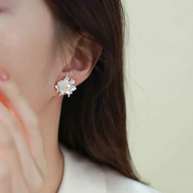 Fortune Jewel Natural Pearl Copper Flower Healing Stud Earrings
