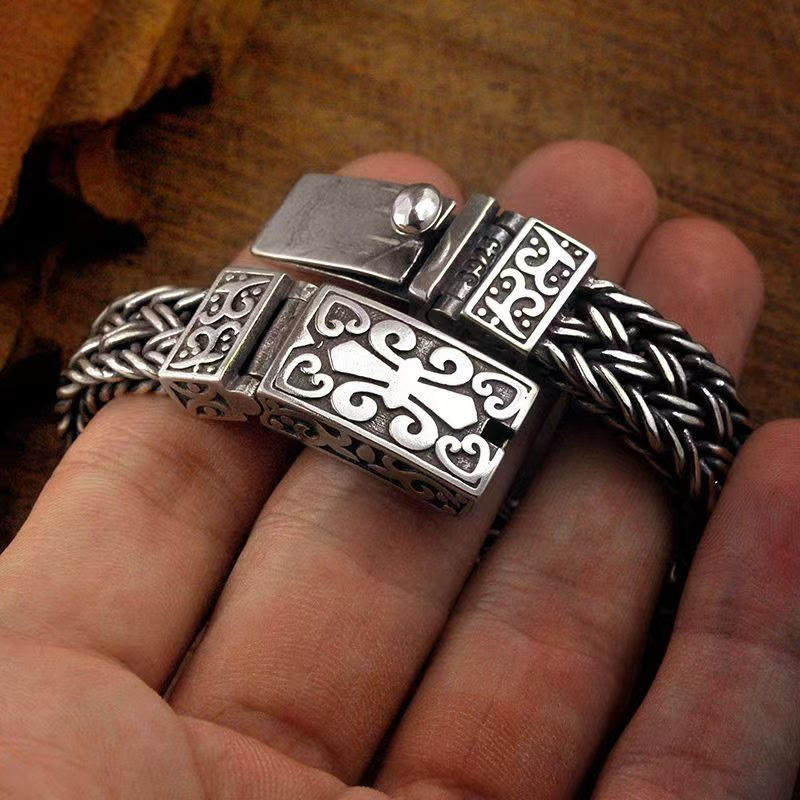 Fortune Jewel Retro Vine Totem Pattern Braided Healing Chain Bracelet