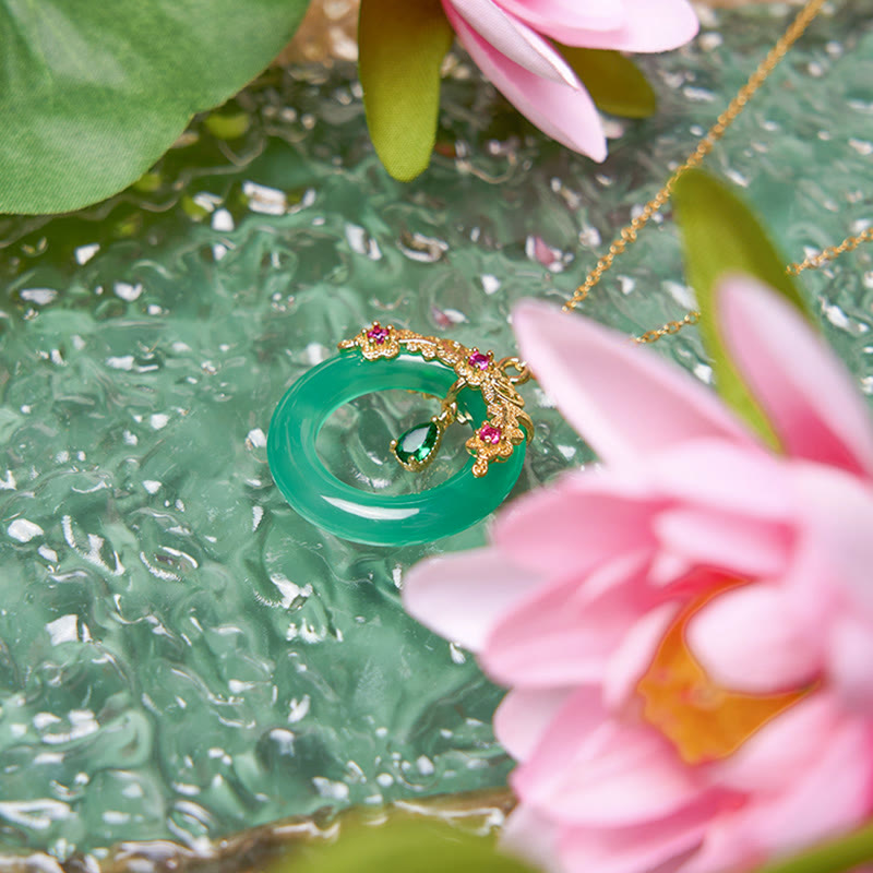 Fortune Jewel Green Chalcedony Peace Buckle Design Strength Necklace Pendant