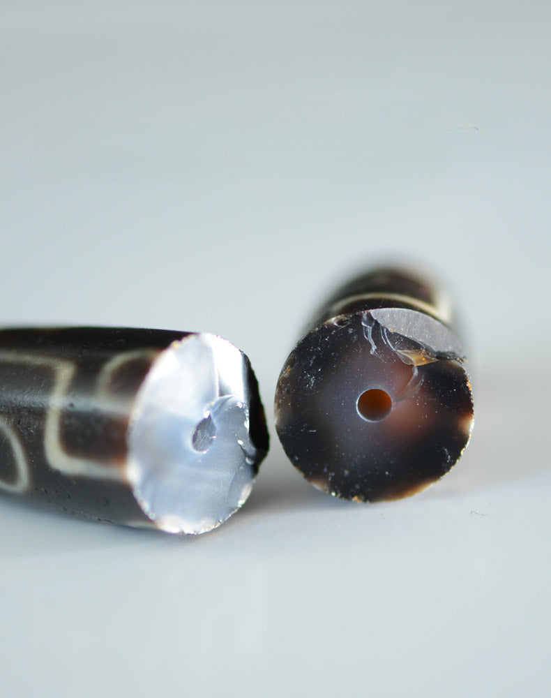 Tibetan Dzi Bead Pendant Agate, Length 58mm and Width 13mm, Totem Random