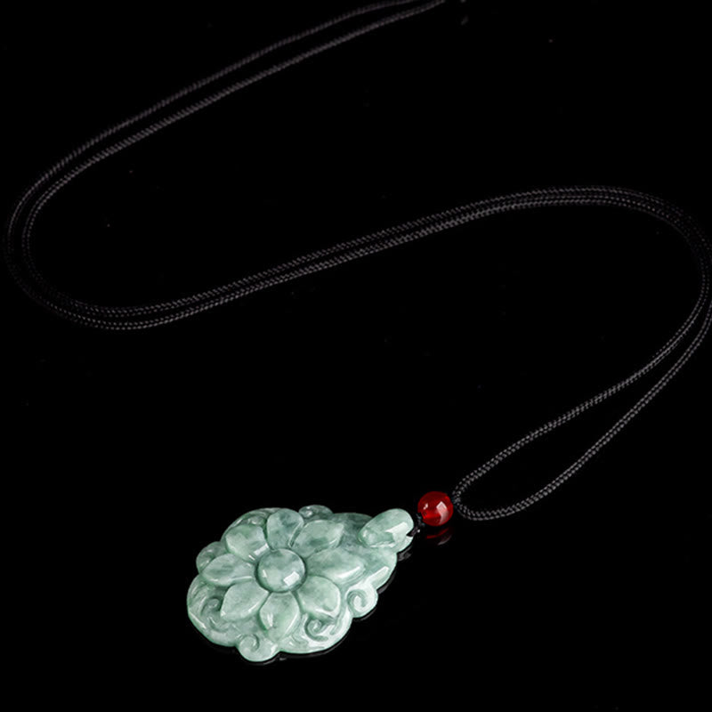 Fortune Jewel Natural Jade Kalanchoe blossfeldiana Flower Pattern Luck Necklace Pendant