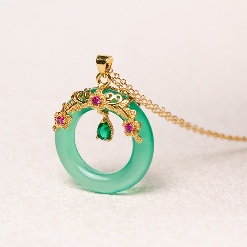 Fortune Jewel Green Chalcedony Peace Buckle Design Strength Necklace Pendant