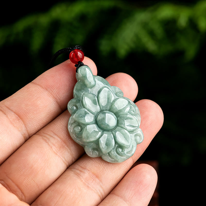 Fortune Jewel Natural Jade Kalanchoe blossfeldiana Flower Pattern Luck Necklace Pendant