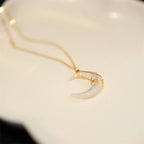 Fortune Jewel Natural Tridacna Stone Crescent Moon Blessing Necklace Pendant