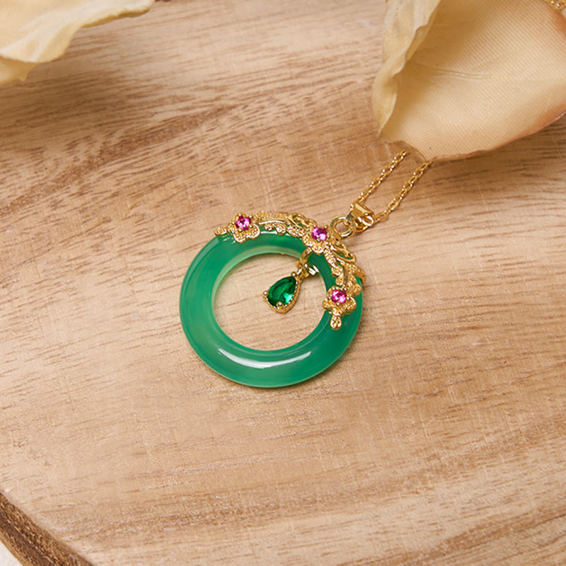 Fortune Jewel Green Chalcedony Peace Buckle Design Strength Necklace Pendant