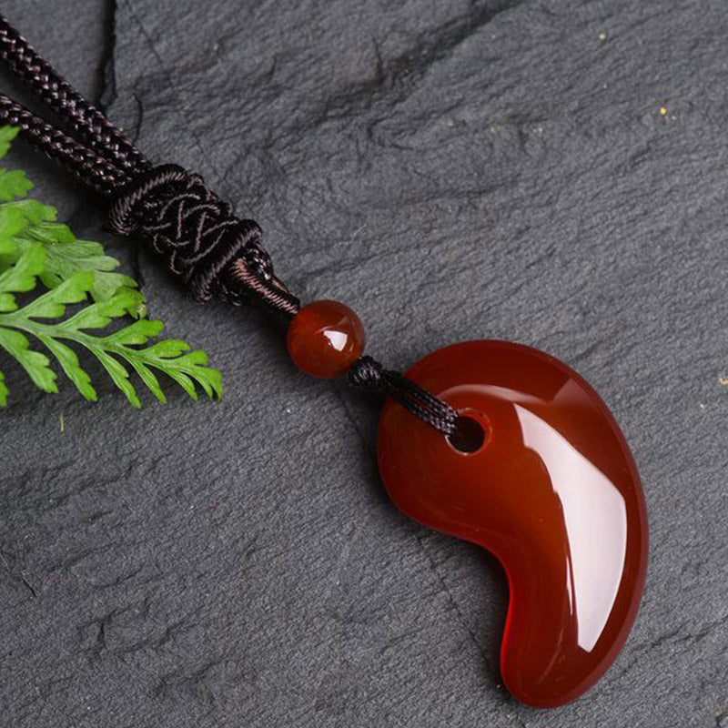 Fortune Jewel Red Agate Green Agate Moon Pattern Confidence Calm Necklace