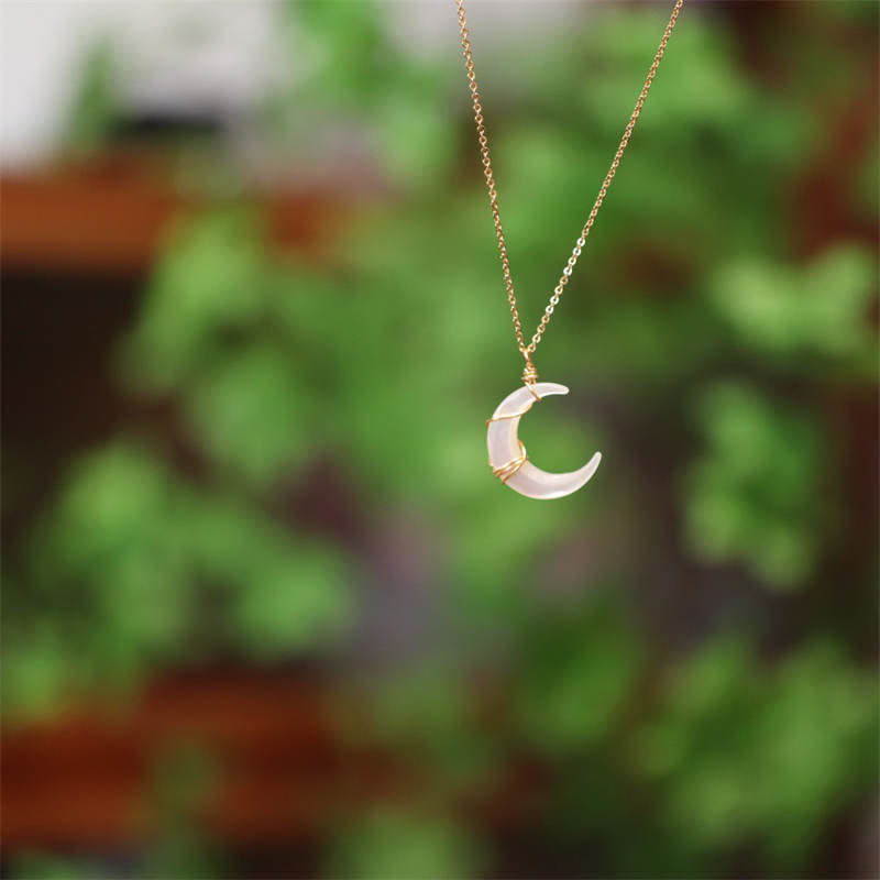 Fortune Jewel Natural Tridacna Stone Crescent Moon Blessing Necklace Pendant