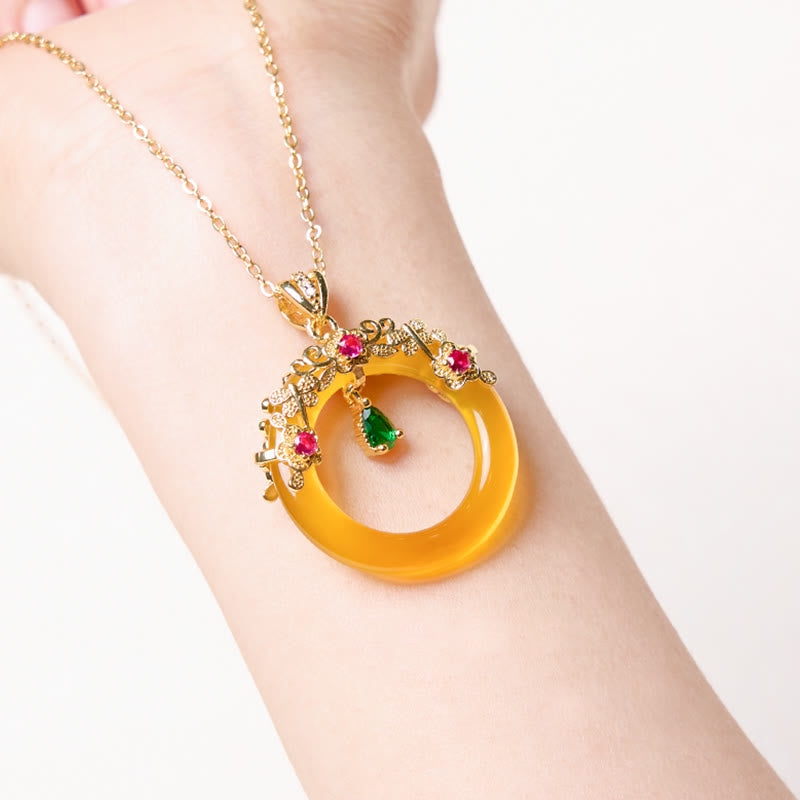 Fortune Jewel Green Chalcedony Peace Buckle Design Strength Necklace Pendant