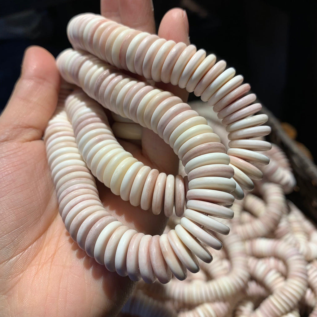 Pinkish White Camel Bone Flake Bracelet（14mm*3mm）