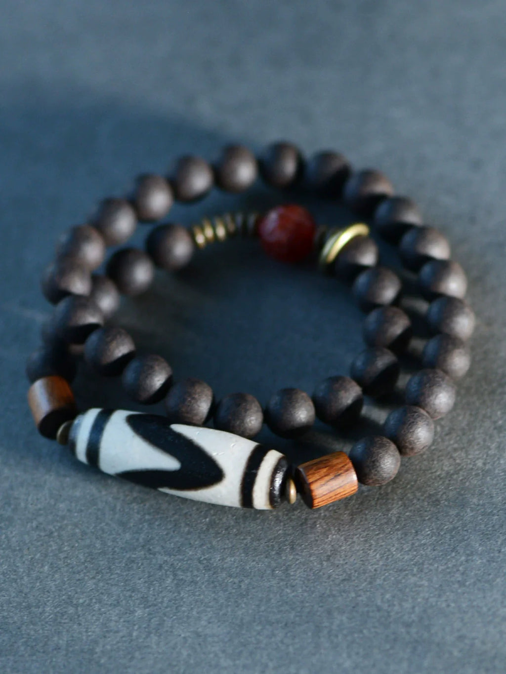 Ebony Tiger Tooth Dzi Beads Bracelet