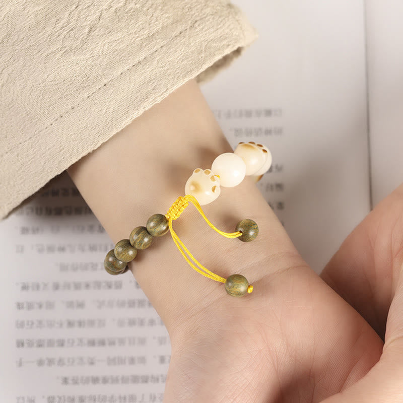 Fortune Jewel Natural Green Sandalwood Bodhi Seed Cat Paw Claw Cure Bracelet