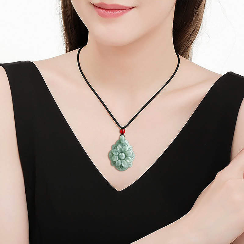 Fortune Jewel Natural Jade Kalanchoe blossfeldiana Flower Pattern Luck Necklace Pendant
