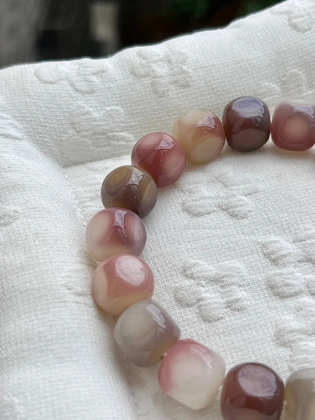 Dice-Shaped Bodhi Bracelet in Soft Purple 13mm