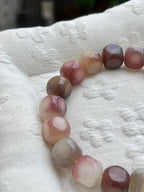 Dice-Shaped Bodhi Bracelet in Soft Purple 13mm