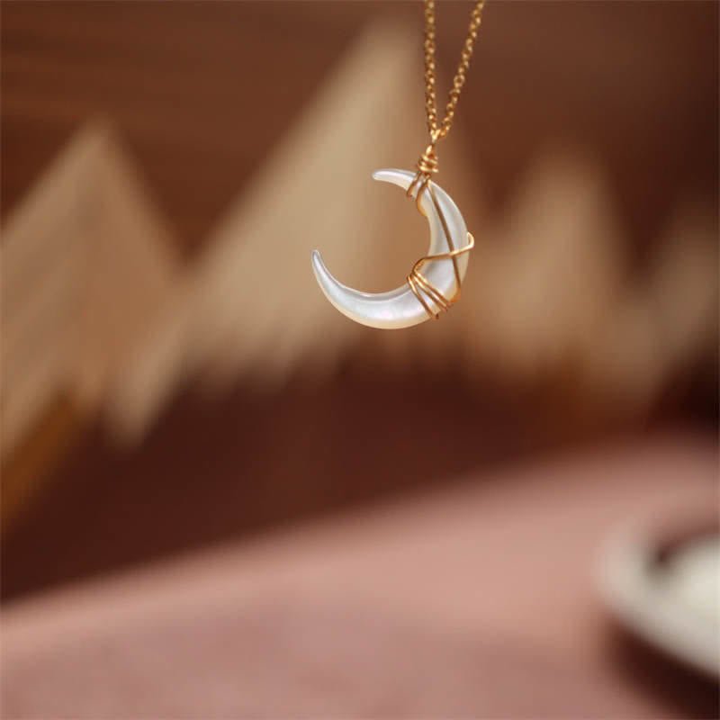 Fortune Jewel Natural Tridacna Stone Crescent Moon Blessing Necklace Pendant