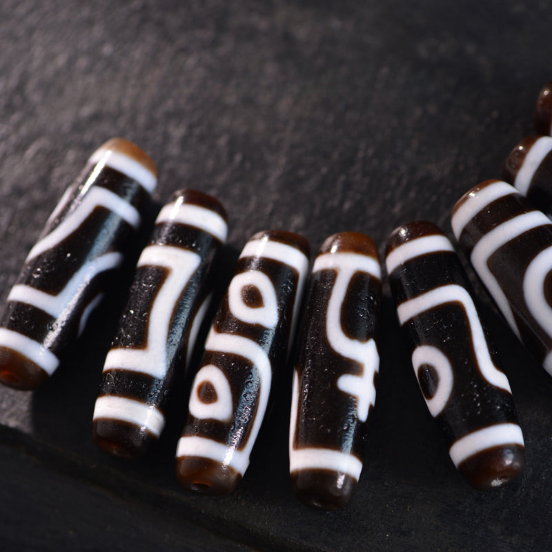 Tibetan Dzi Bead Pendant Agate Classic Black and White, Length 38mm Wide 12mm, Totem Random